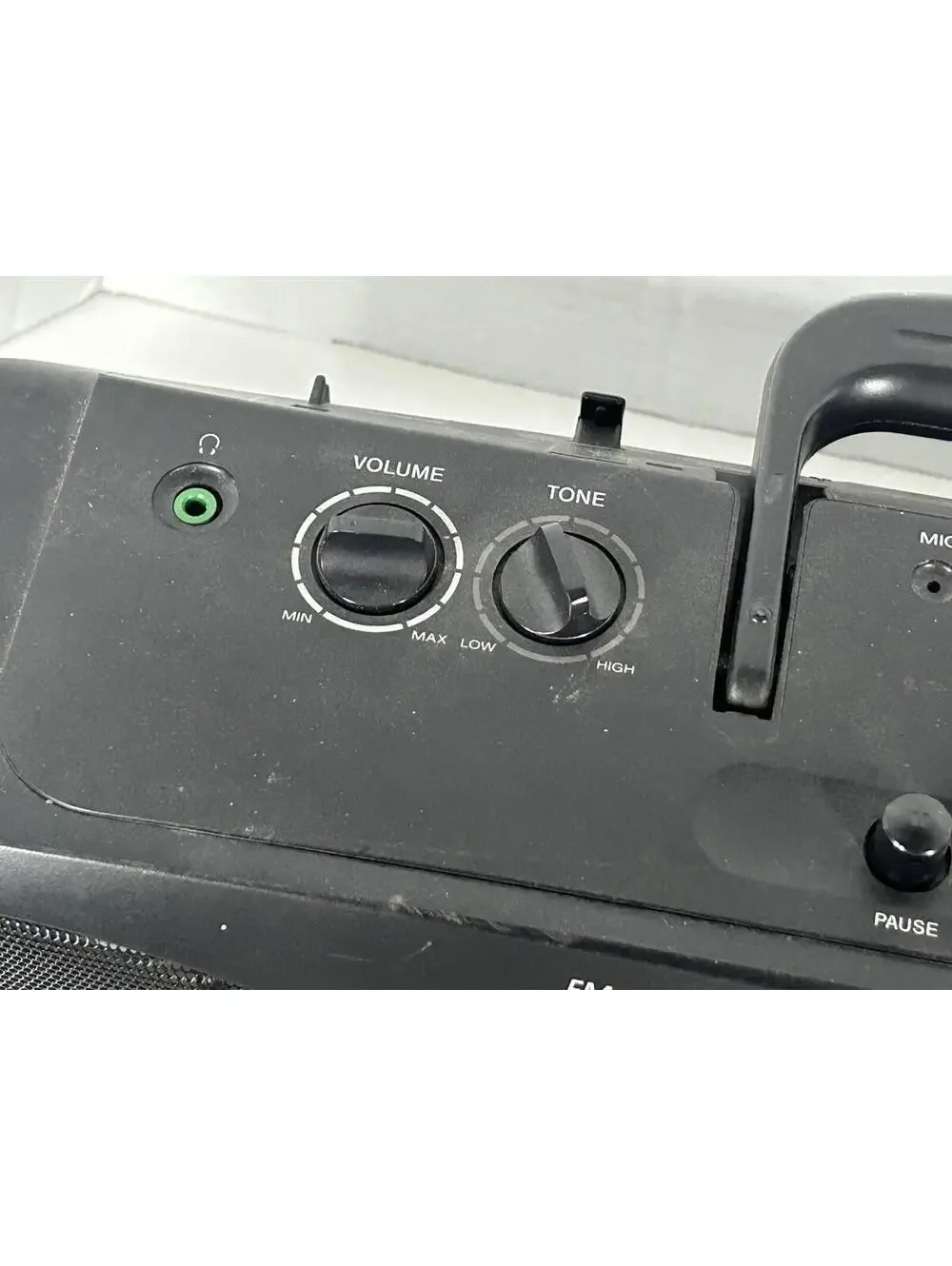 Sony CFS-204 AM FM Radio Cassette Player Boombox Radio Works - Cassette Does Not